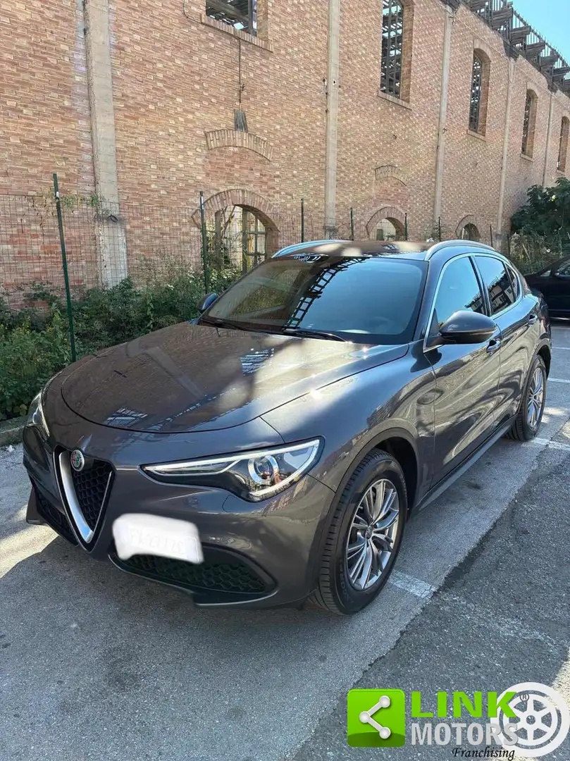 Alfa Romeo Stelvio 2.2 Turbodiesel 190 CV AT8 RW SUPER Gris - 1