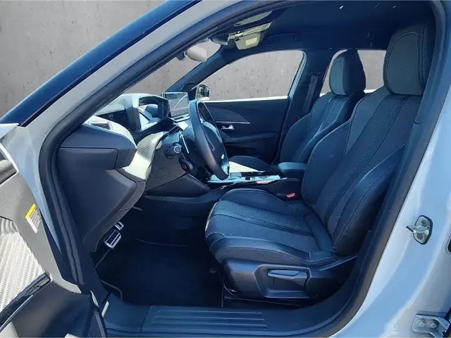 Peugeot 2008 view 9
