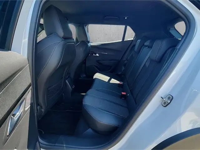 Peugeot 2008 view 8