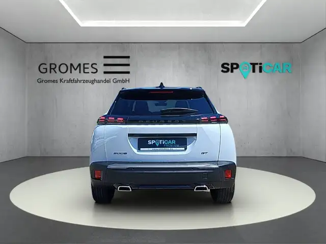 Peugeot 2008 view 4
