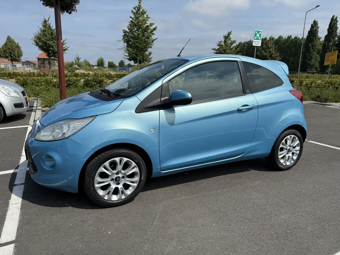 Ford Ka/Ka+ 1.2 Titanium sport nieuwe APK Blauw - 1