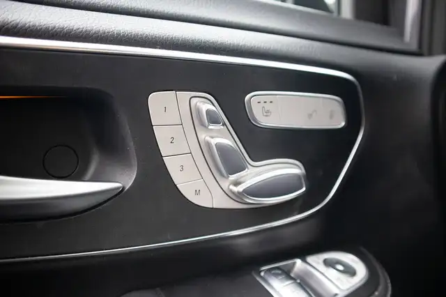 Mercedes-Benz 250 view 14