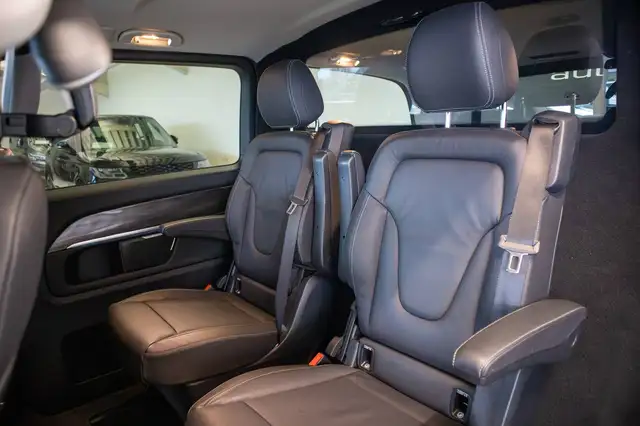 Mercedes-Benz 250 view 9