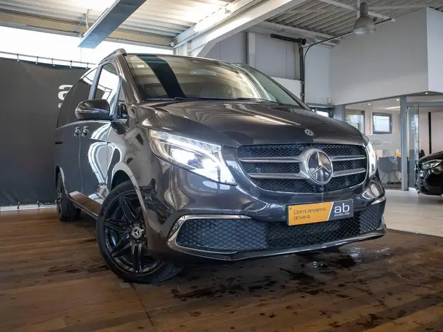 Mercedes-Benz 250 view 6
