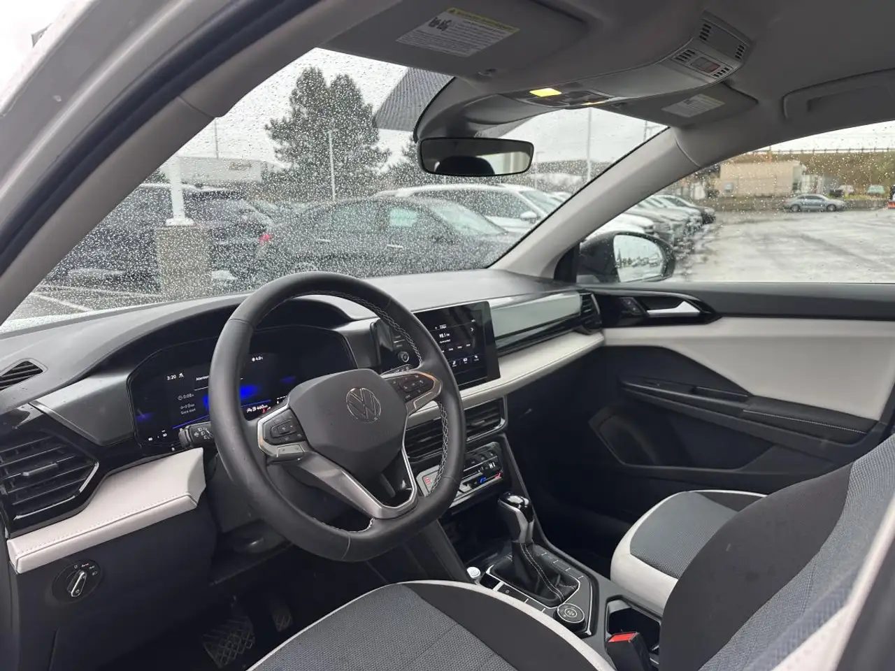 Volkswagen Taos снимка Volkswagen Taos