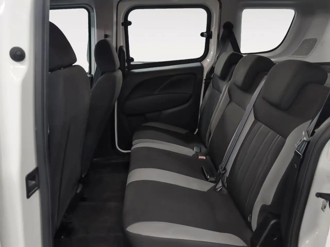 2023 Fiat Dobló Combi 1.6Mjt SX 78kW, photograph 11