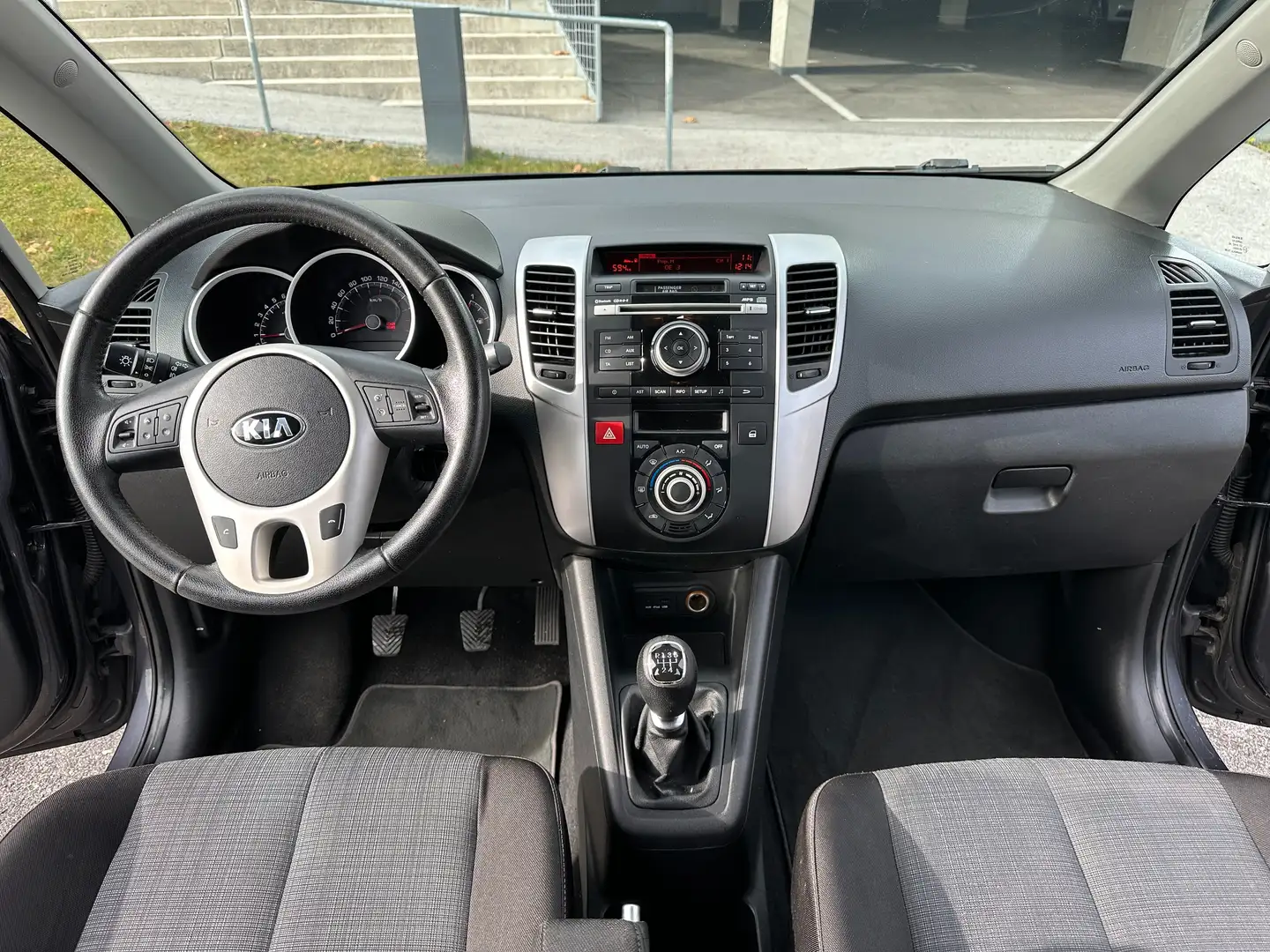Kia Venga Venga 1,4 MPI ISG Classic Classic Grau - 2