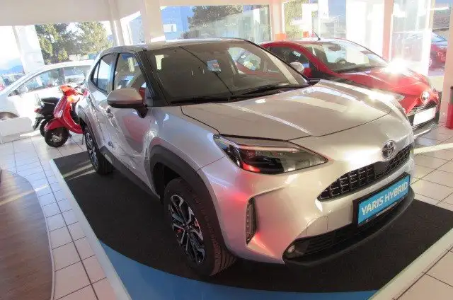Toyota Yaris Cross Hybrid 4WD Active Drive+Safety Paket