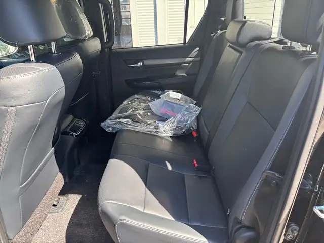 Toyota Hilux DK Invincible 4WD 2.8 D-4D MHEV Aut. Ansicht 14