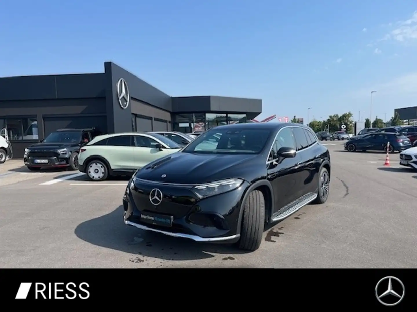 Mercedes-Benz EQS SUV EQS 450 4M SUV Electric Art Distr Pano AHK HUD Key Schwarz - 1