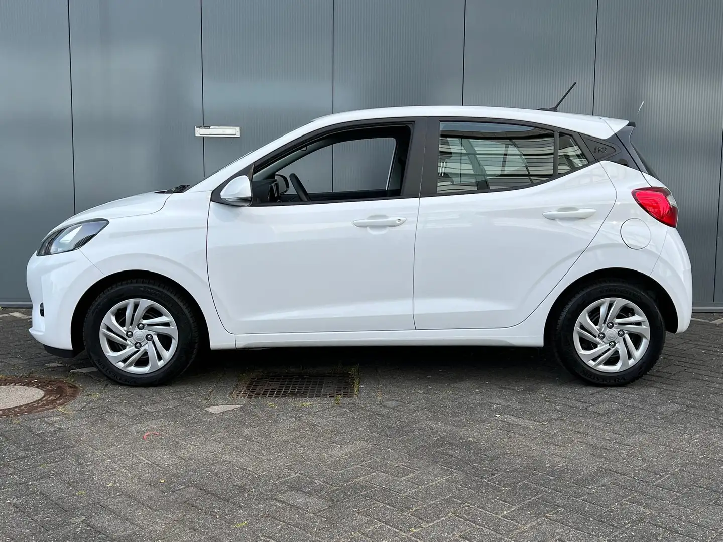 Hyundai i10 1.0 66pk Comfort (facelift) | LED | Airco | Carpla Weiß - 2