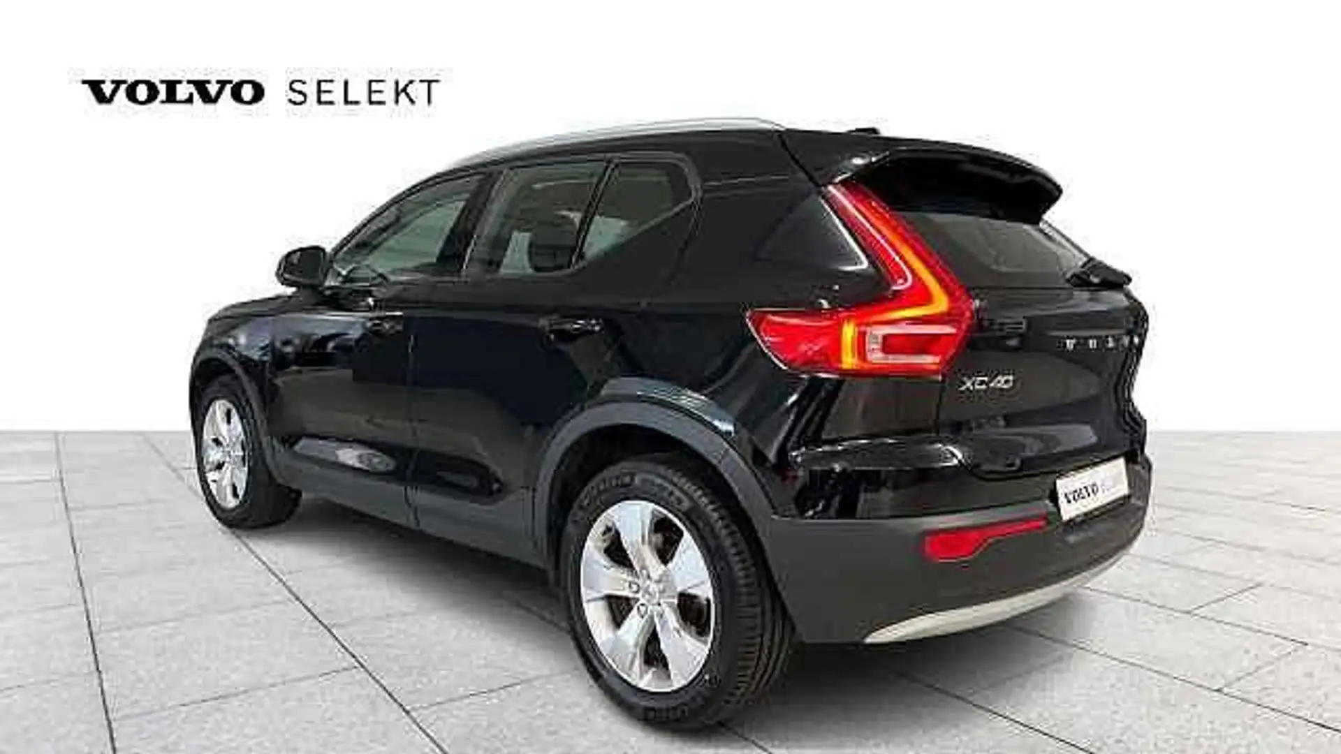 Volvo XC40 XC40 Momentum Advanced, B4 AWD mildhybrid Noir - 2