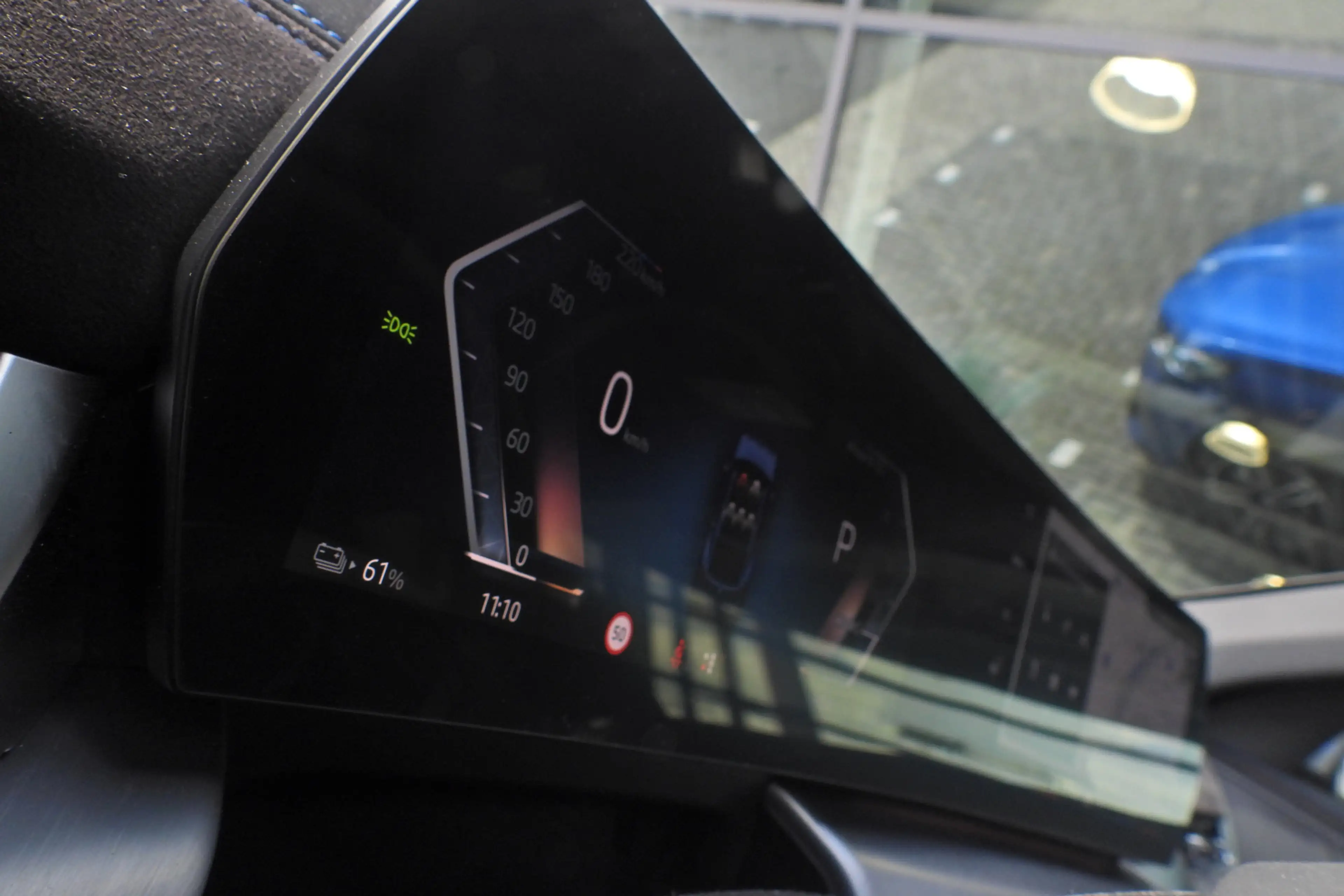 BMW iX2 eDrive20 M Sport / Panoramadak / Sportstoelen / Pa — photo 11