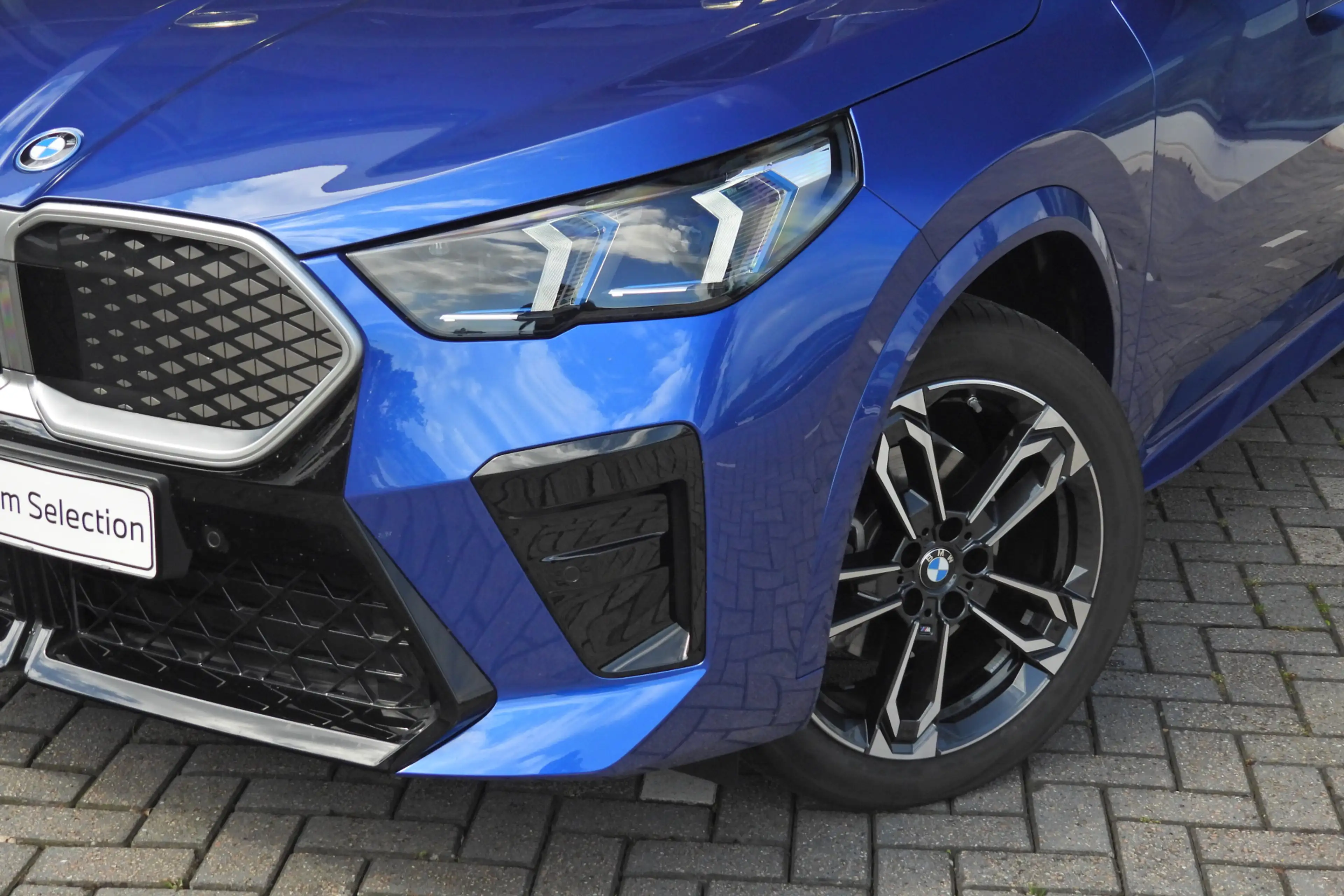 BMW iX2 eDrive20 M Sport / Panoramadak / Sportstoelen / Pa — photo 6