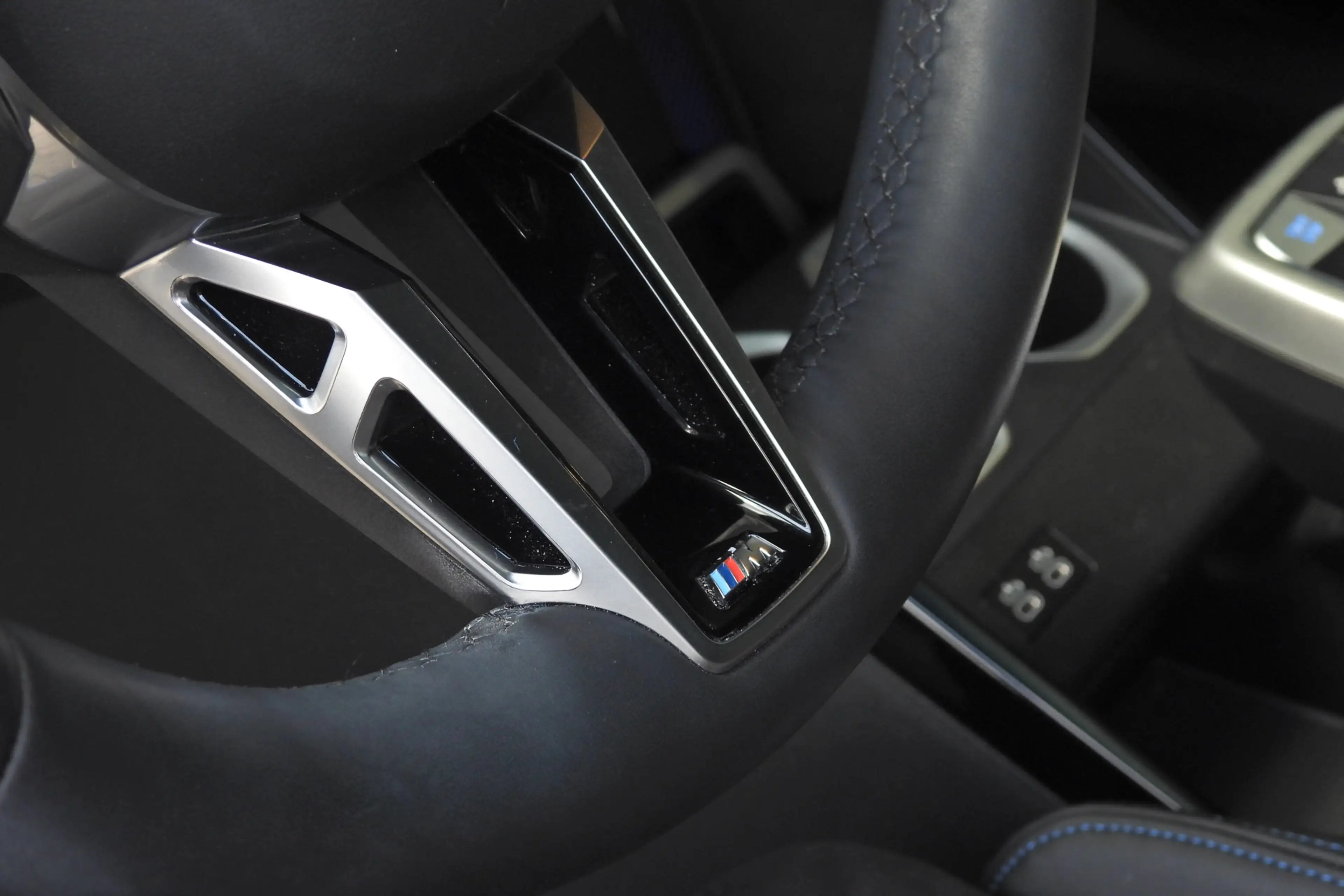 BMW iX2 eDrive20 M Sport / Panoramadak / Sportstoelen / Pa — photo 13