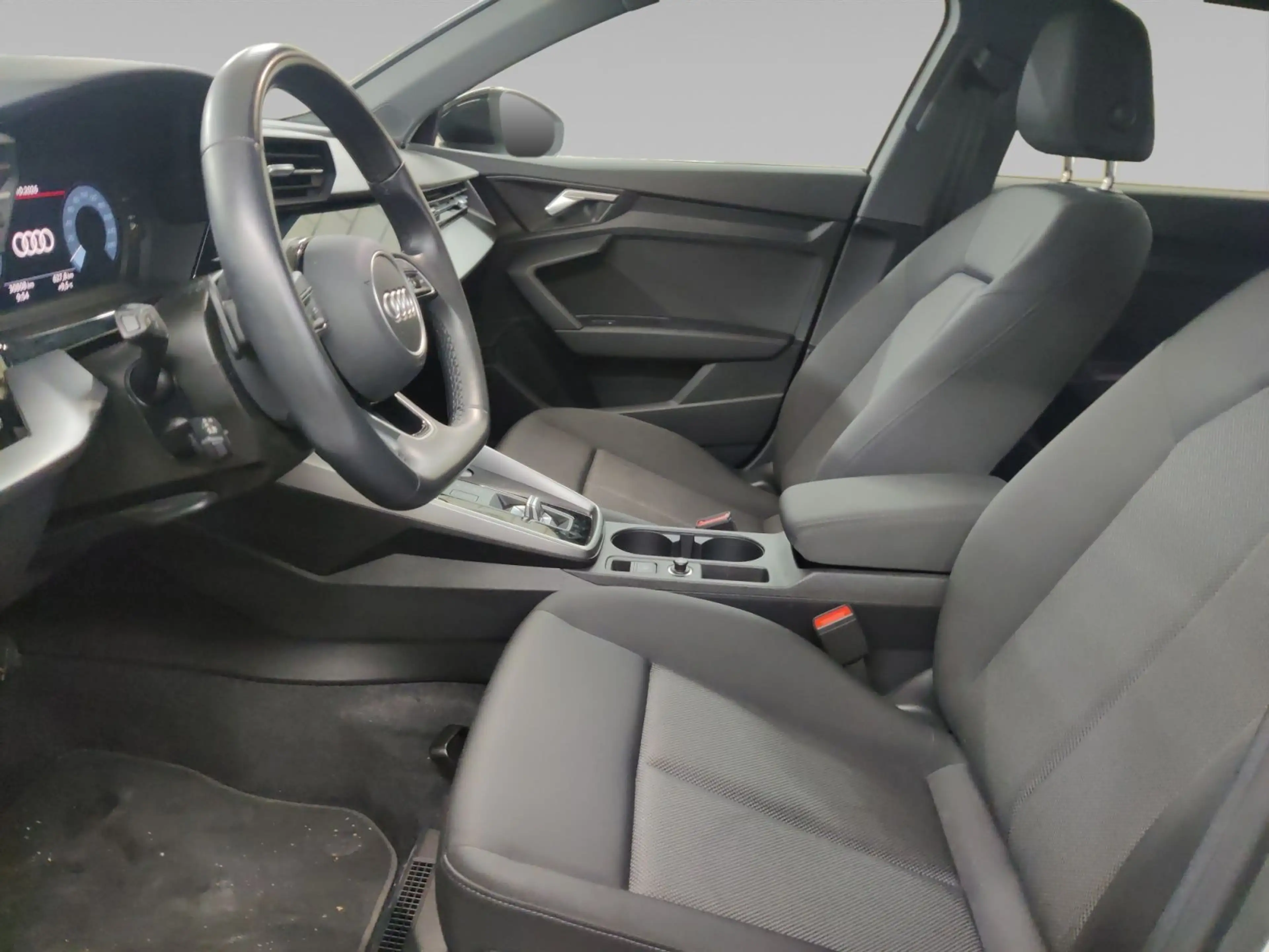 Audi A3 35 TFSI advanced AHK 18" Keyless — photo 12