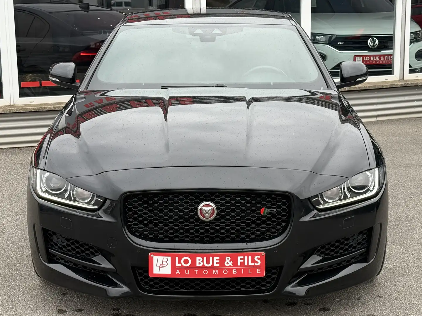 Jaguar XE XE 2.0 D R-Sport Zwart - 2