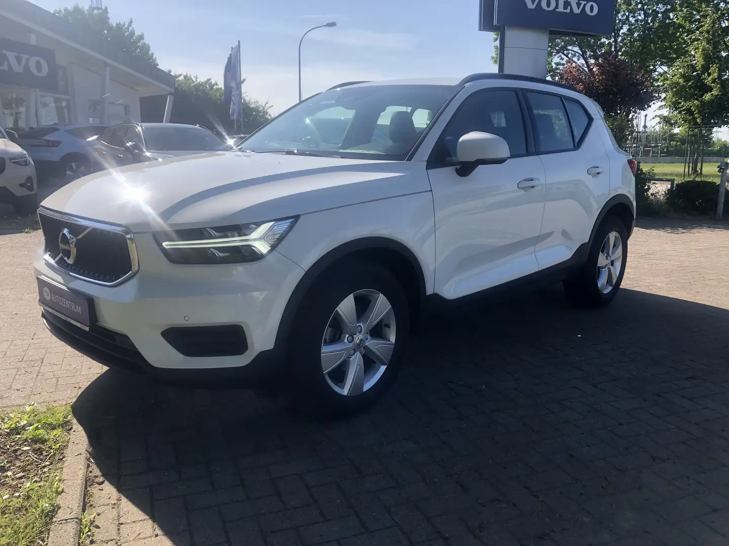 Volvo XC40 T2 Momentum Pro Standheizung Blanc - 1