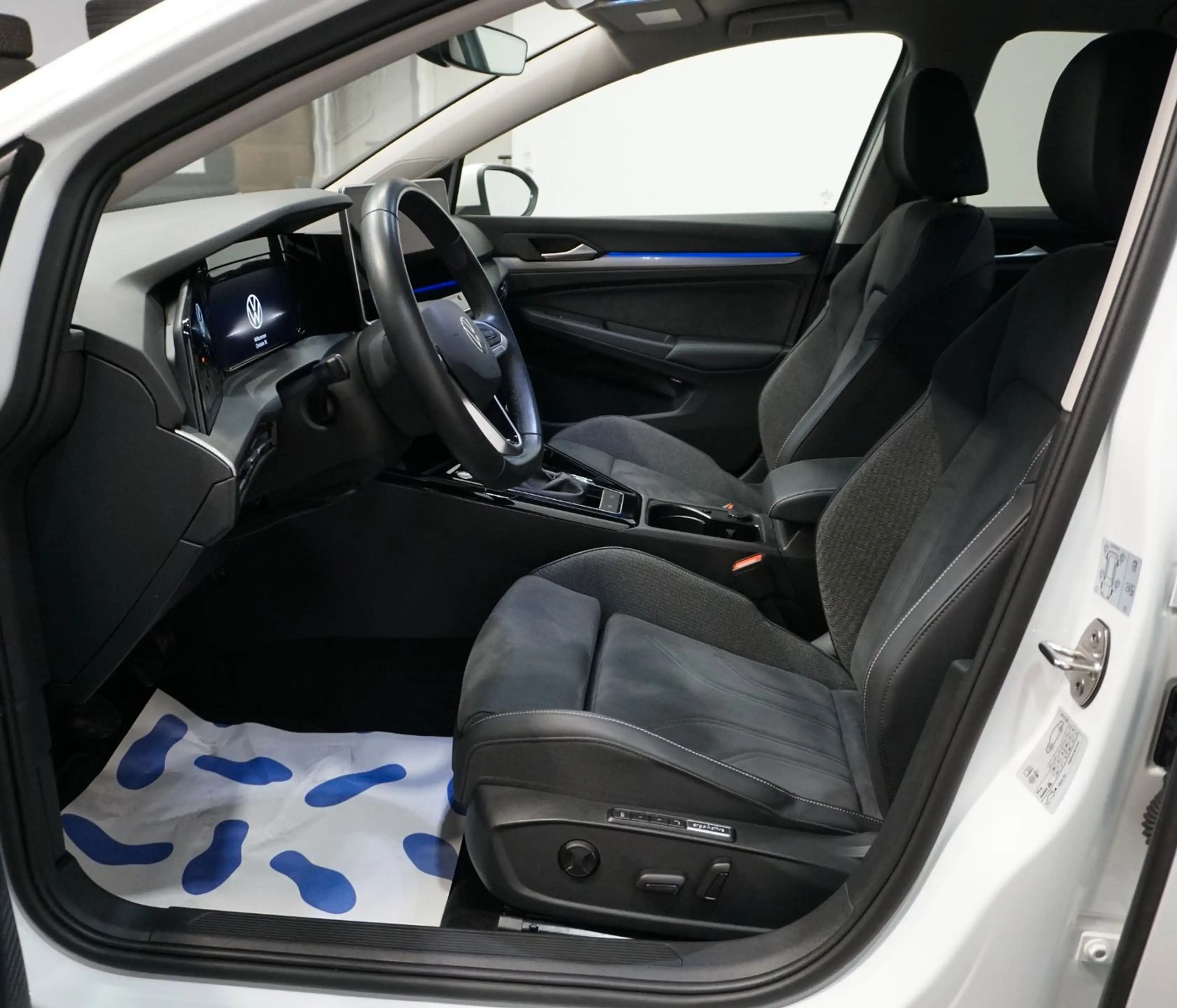 Volkswagen Golf 1.5 TSI Style*MASSAGE*NAVI — photo 9