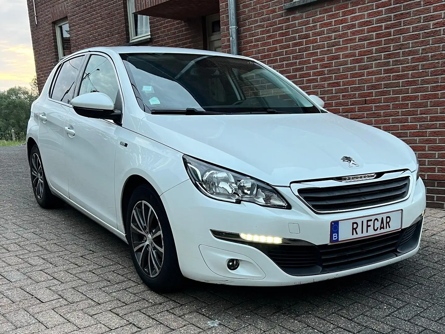 Peugeot 308 308 1.2 PureTech Active STT Wit - 2