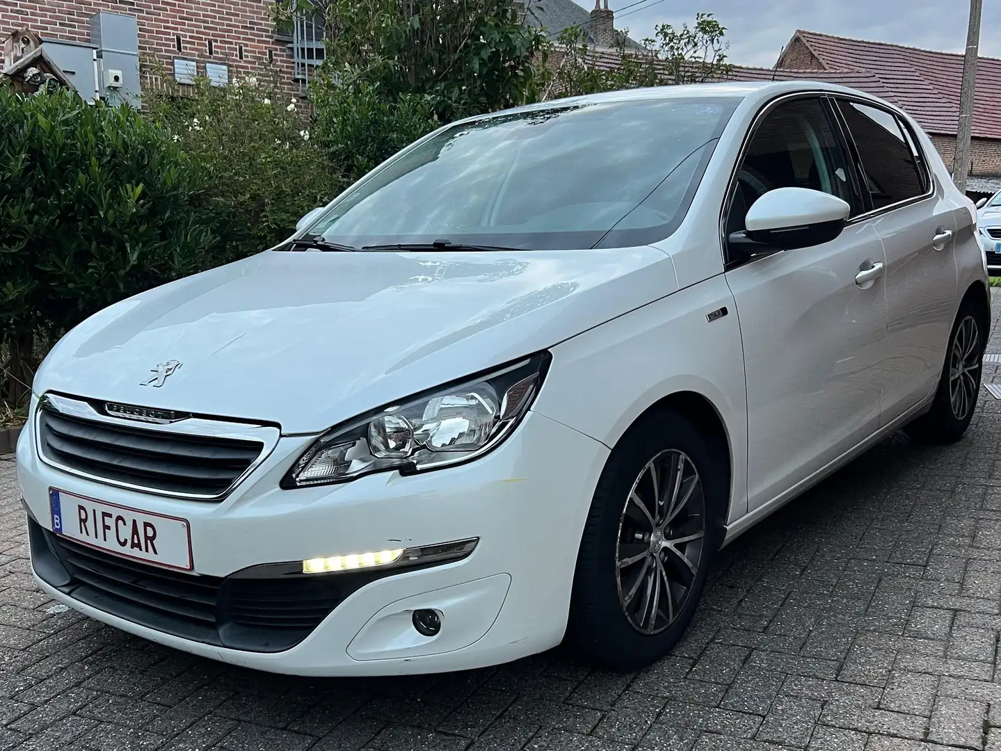 Peugeot 308 308 1.2 PureTech Active STT Wit - 1