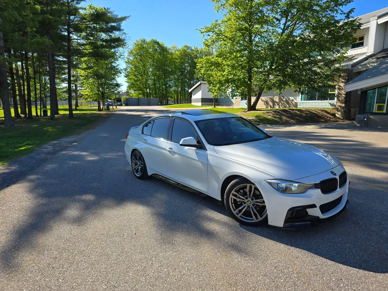 BMW 3 Series снимка BMW 3 Series