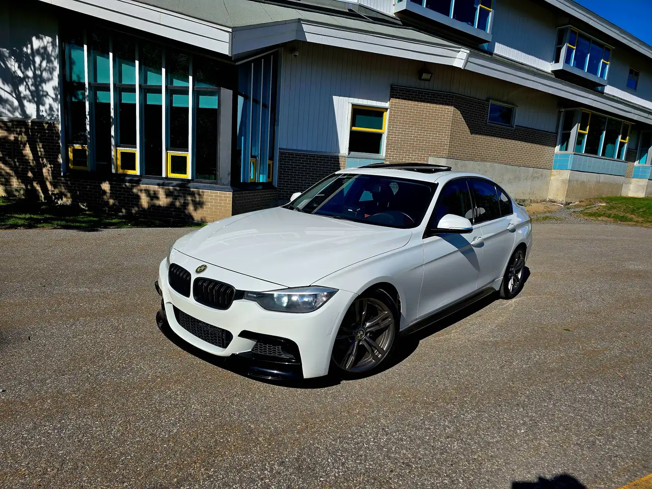 BMW 3 Series снимка BMW 3 Series