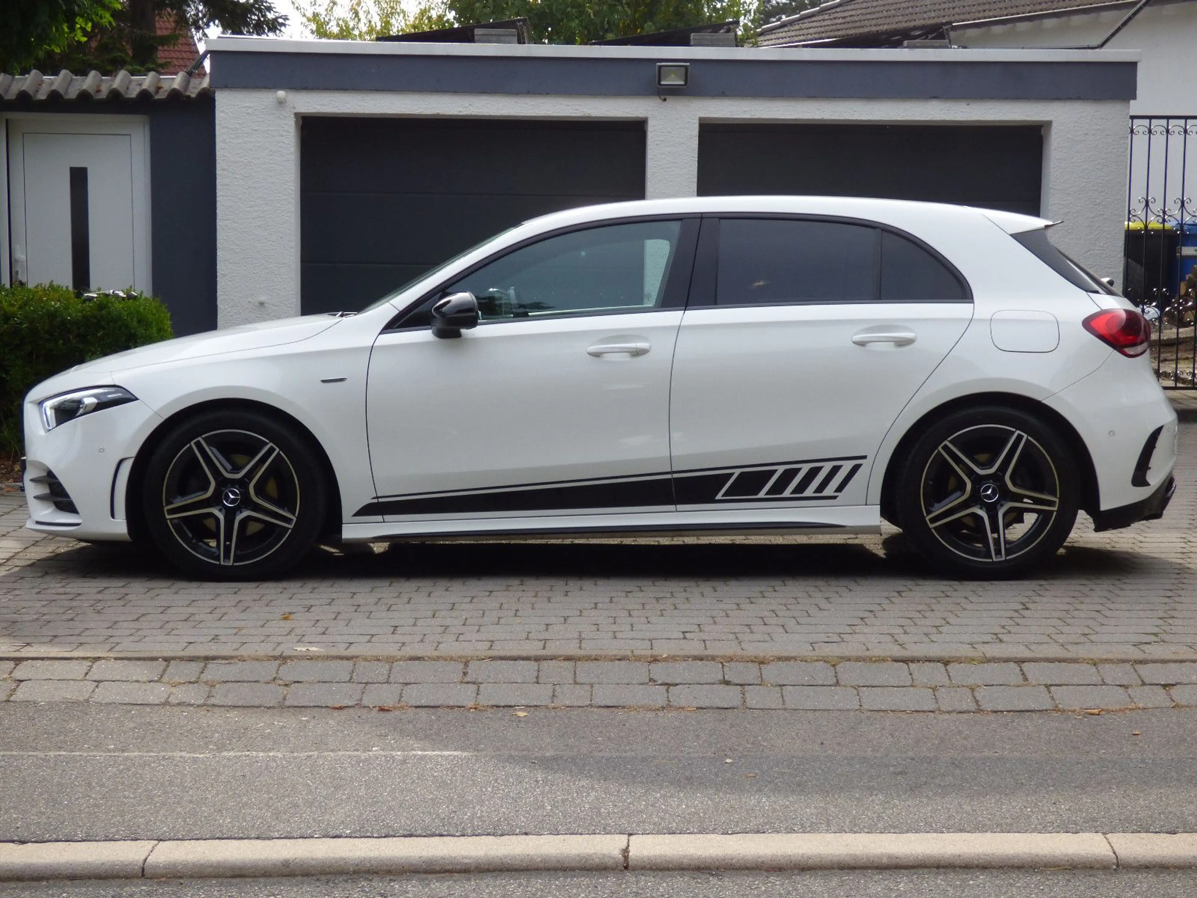 Mercedes-Benz A 200 Edition*A 45 AMG Paket*LED*Ambiente*Kamera — photo 11