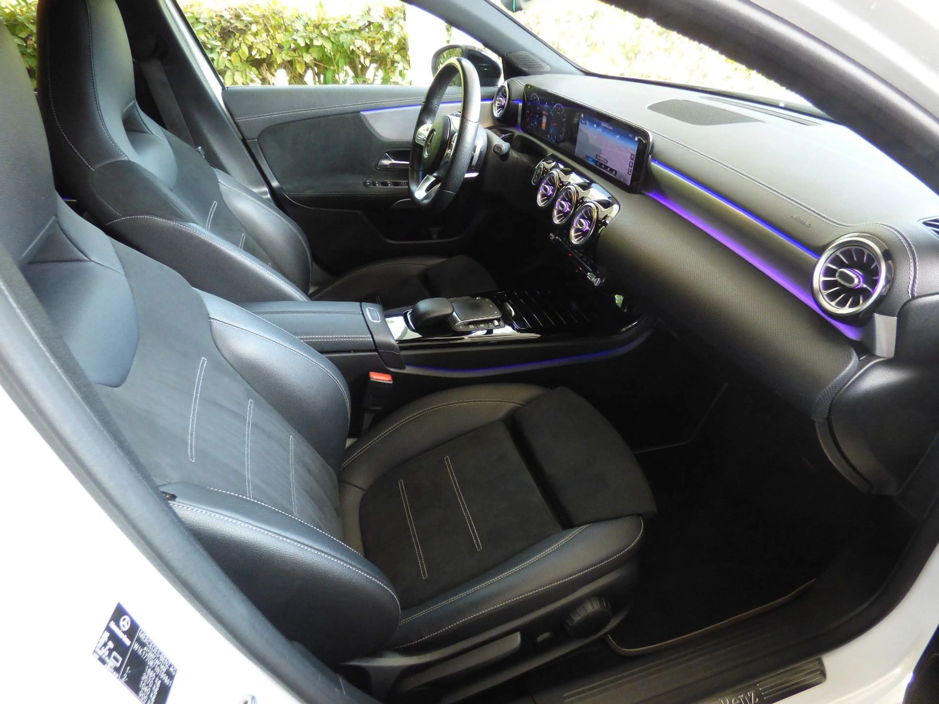 Mercedes-Benz A 200 Edition*A 45 AMG Paket*LED*Ambiente*Kamera — photo 13
