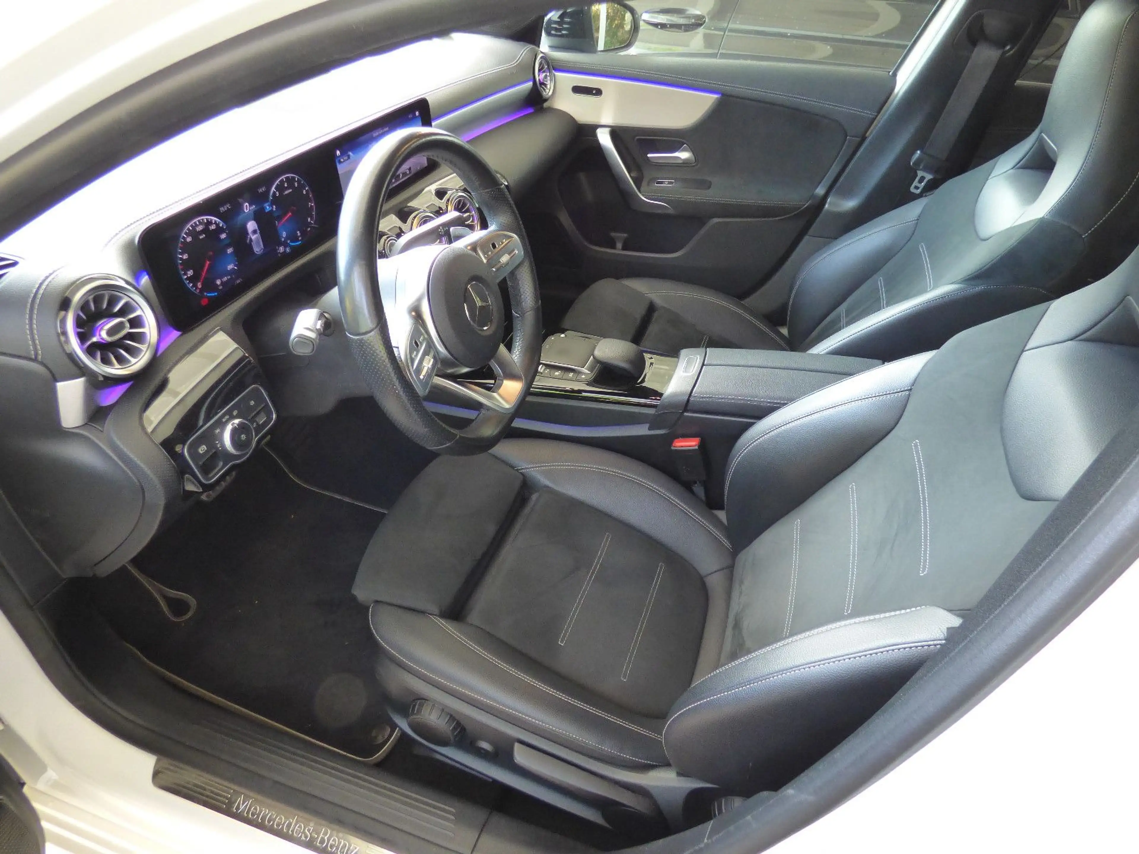 Mercedes-Benz A 200 Edition*A 45 AMG Paket*LED*Ambiente*Kamera — photo 2