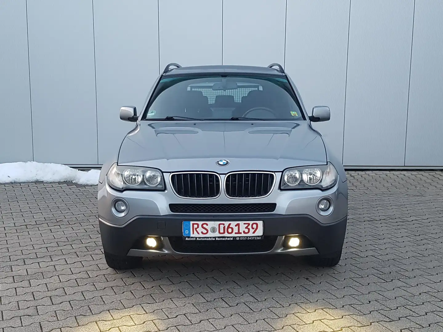 BMW X3 2.0d **FACELIFT/NAVI/ALU/AHK/SITZHZ./MULTILENK.** Grau - 2
