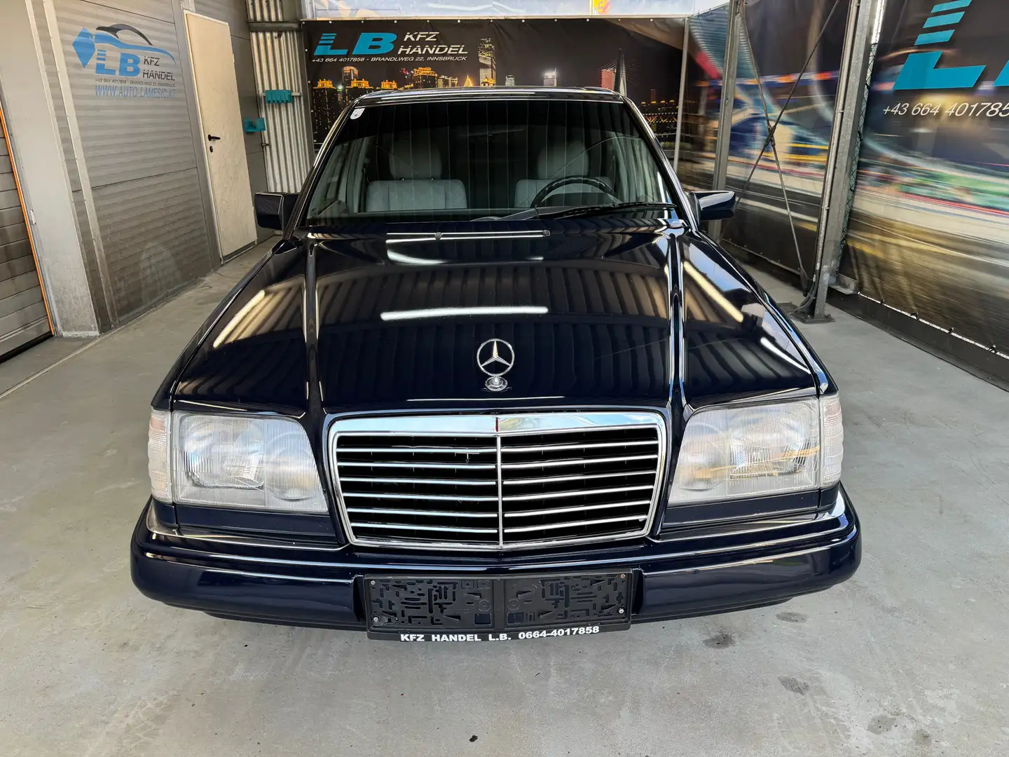 Mercedes-Benz E 200 E 200 Elegance Blau - 2