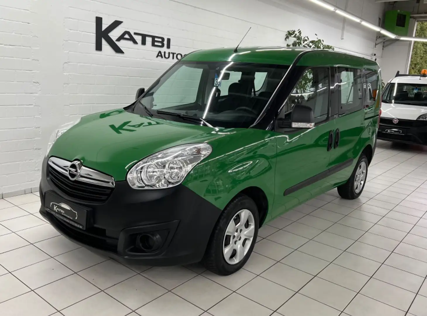 Opel Combo 1.3 CDTi Eco Flex 1. Hand HU neu Grün - 1