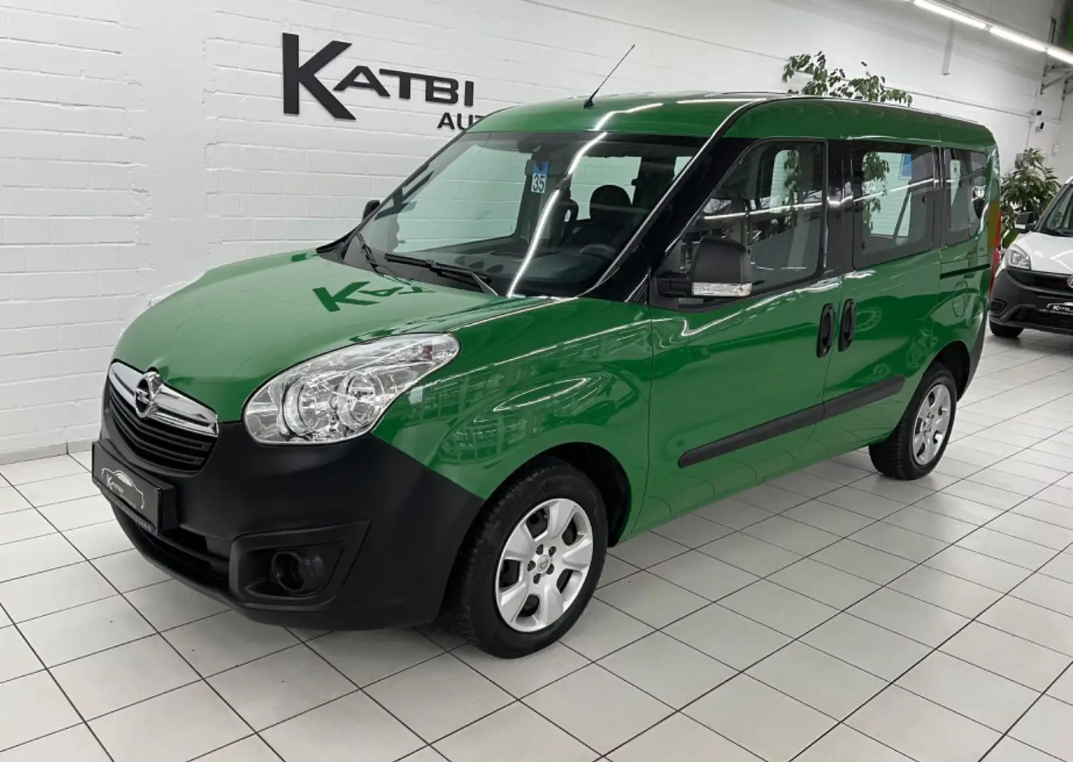 Opel Combo 1.3 CDTi Eco Flex 1. Hand HU neu Grün - 2