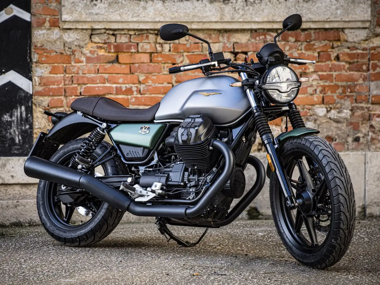 Moto Guzzi V 7 Stone Centenario Grau - 1