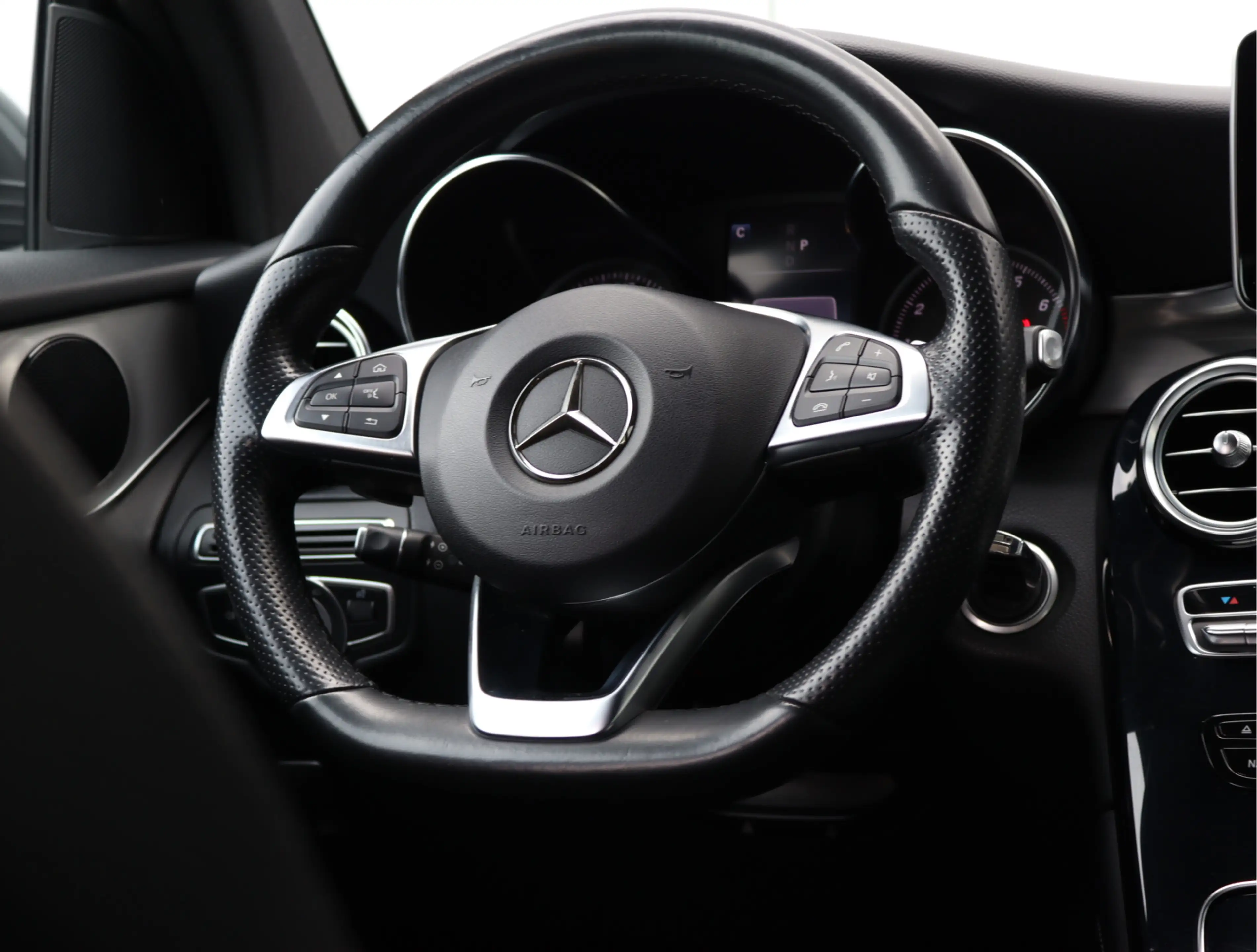 Mercedes-Benz GLC 250 4MATIC AMG-line | Leder | Trekhaak | Org. NL — photo 18