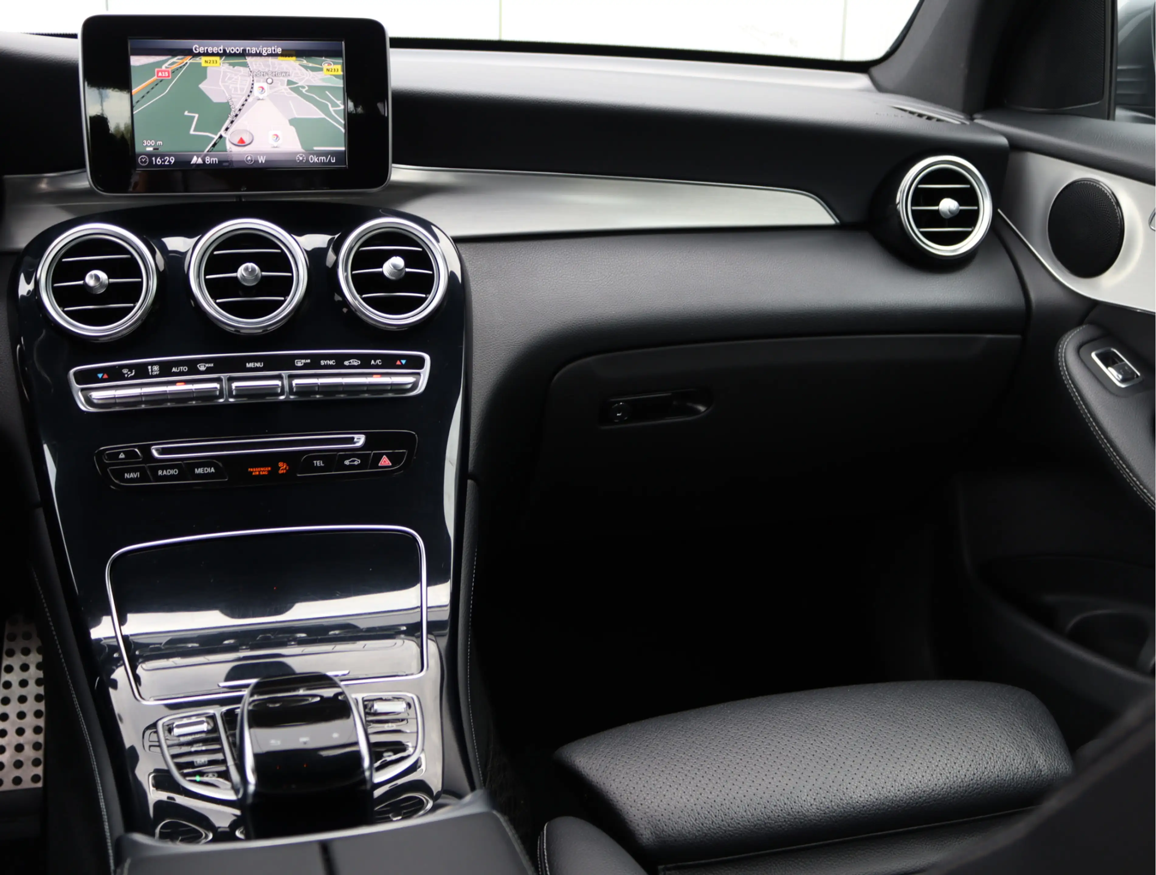 Mercedes-Benz GLC 250 4MATIC AMG-line | Leder | Trekhaak | Org. NL — photo 19