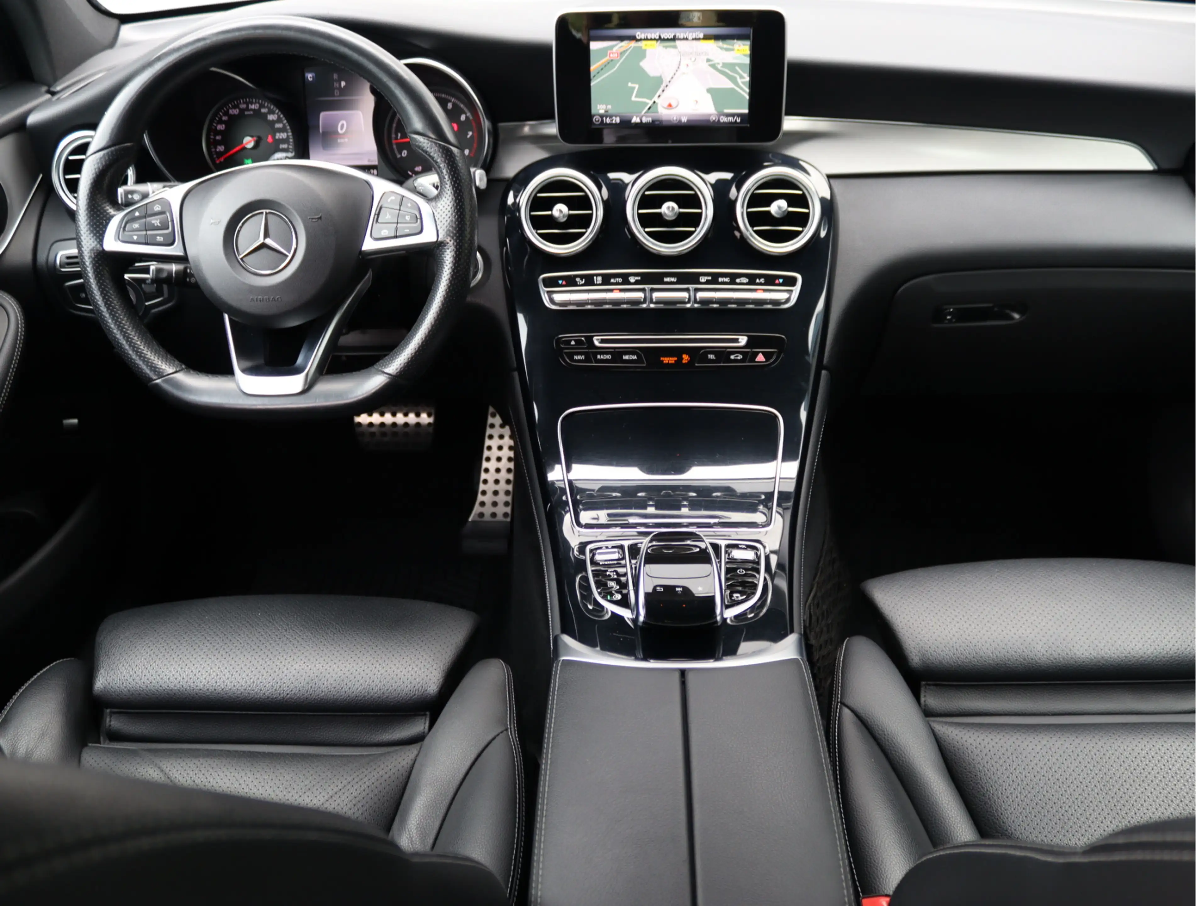 Mercedes-Benz GLC 250 4MATIC AMG-line | Leder | Trekhaak | Org. NL — photo 3