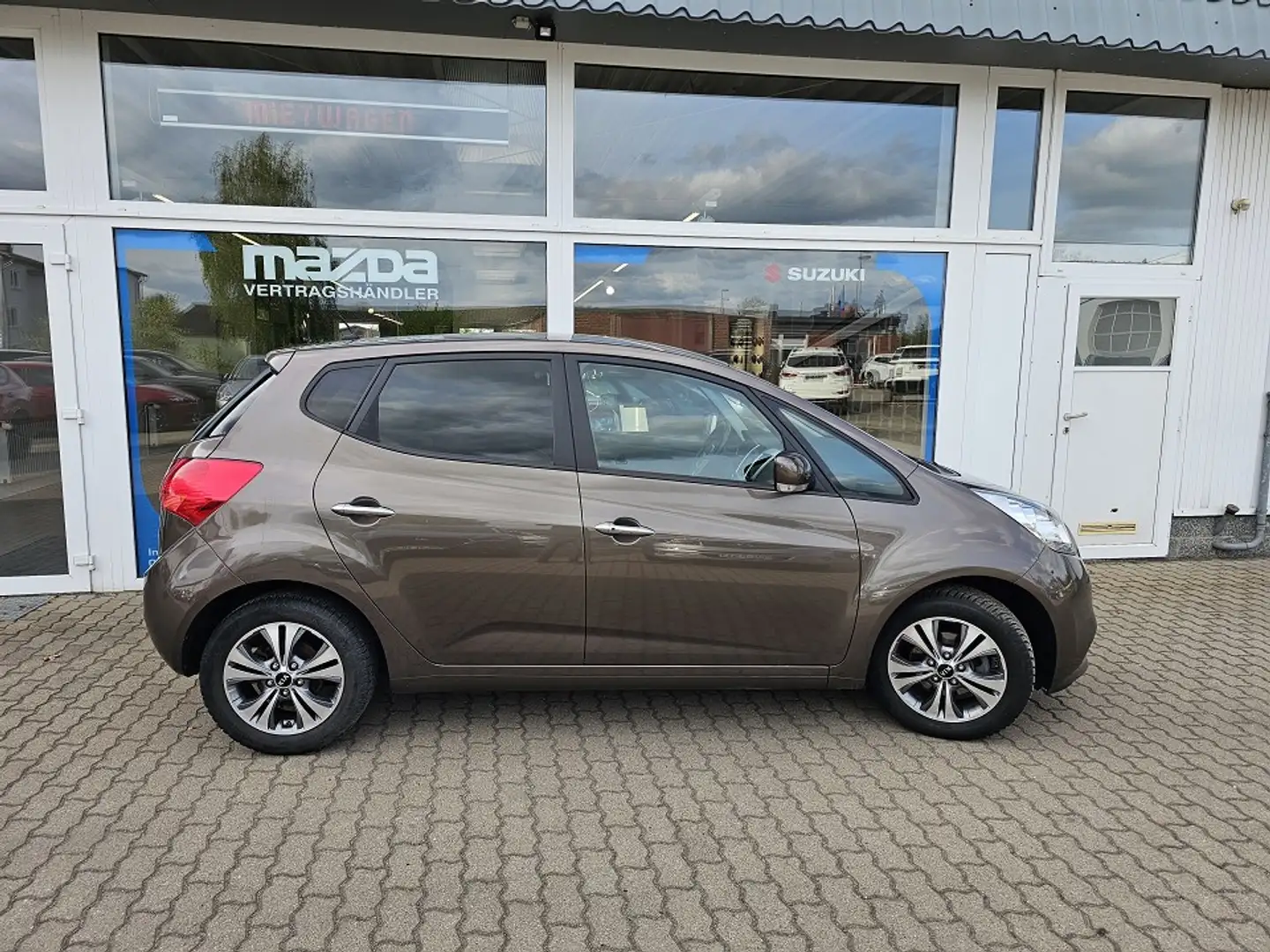 Kia Venga 1,4 CVVT Dream Team Marrón - 2