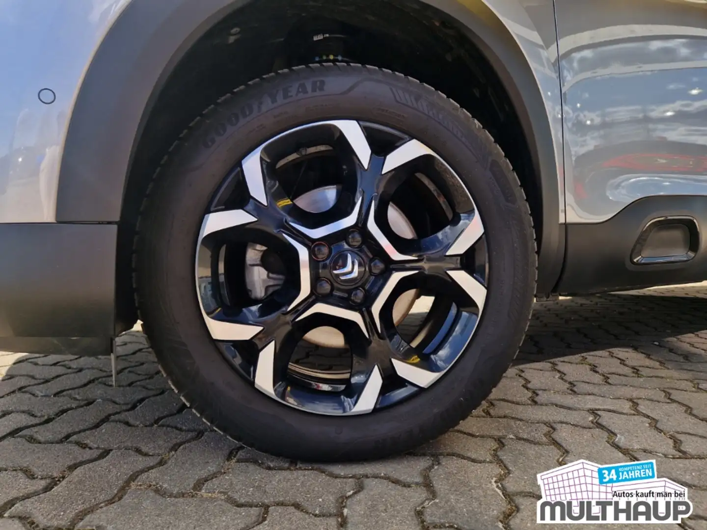 Citroen C5 Aircross Plus BlueHDi 130 LED Navi PDC DAB Gris - 2