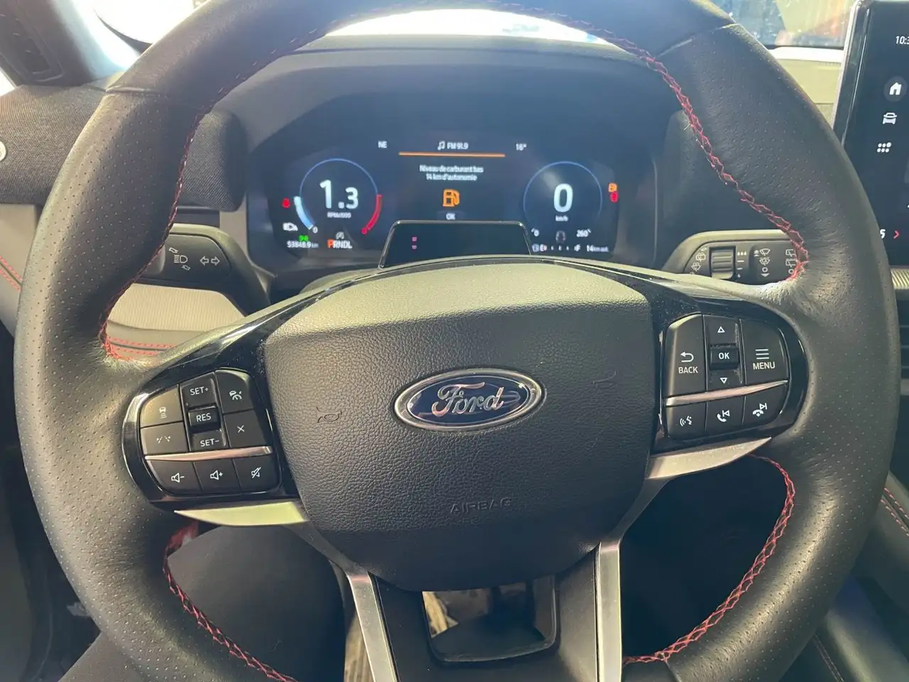 Ford Explorer снимка Ford Explorer