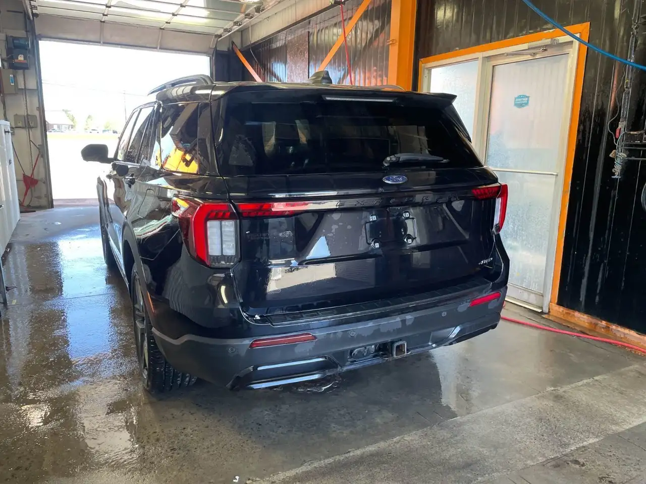 Ford Explorer снимка Ford Explorer