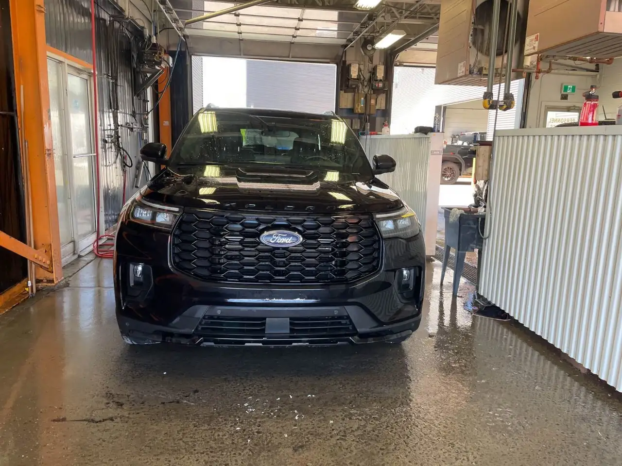 Ford Explorer снимка Ford Explorer