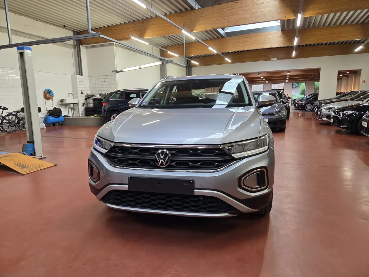Volkswagen T-Roc 1.5 TSi DSG + NAVI / CAM / CarPLAY / VIRTUAL / LED 10