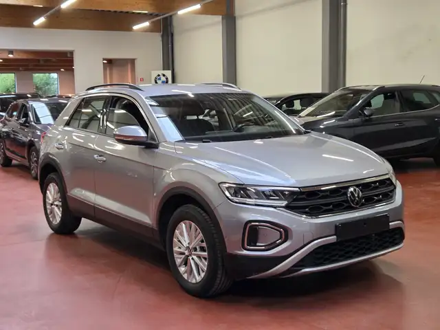 Volkswagen T-Roc 1.5 TSi DSG + NAVI / CAM / CarPLAY / VIRTUAL / LED