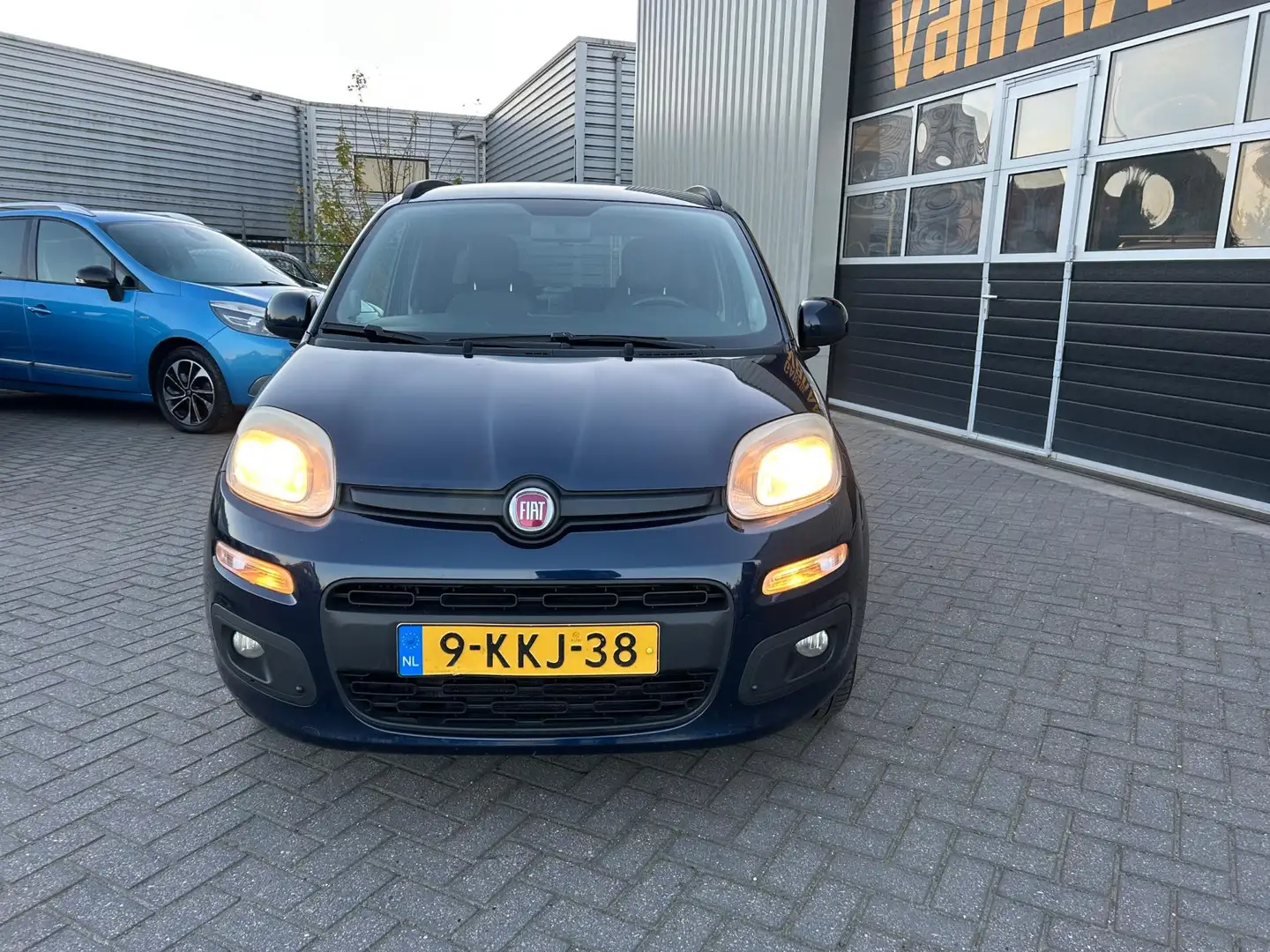 Fiat Panda 0.9 TwinAir Lounge | AUTOMAAT | APK 08-2026 | Azul - 2