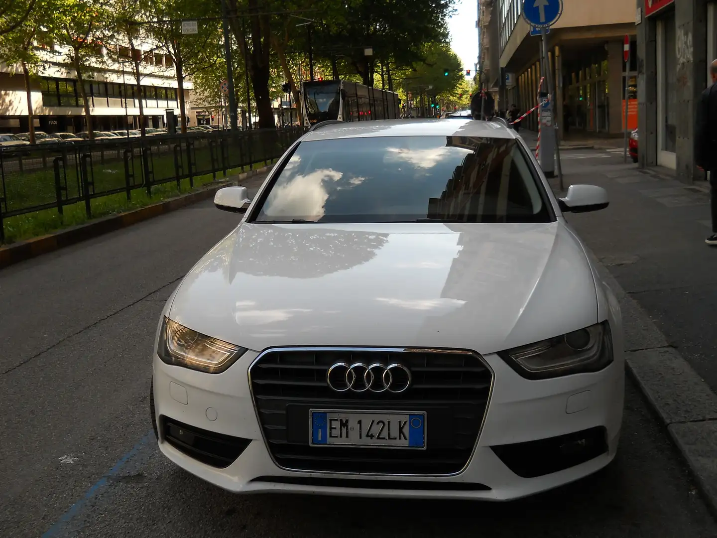 Audi A4 Avant 2.0 tdi 143cv Bianco - 2