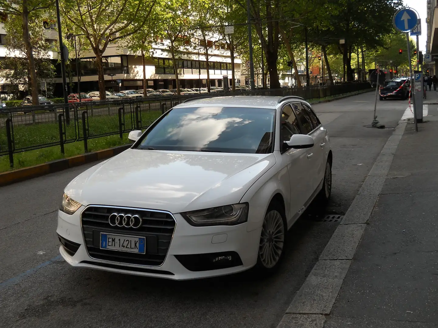 Audi A4 Avant 2.0 tdi 143cv Bianco - 1