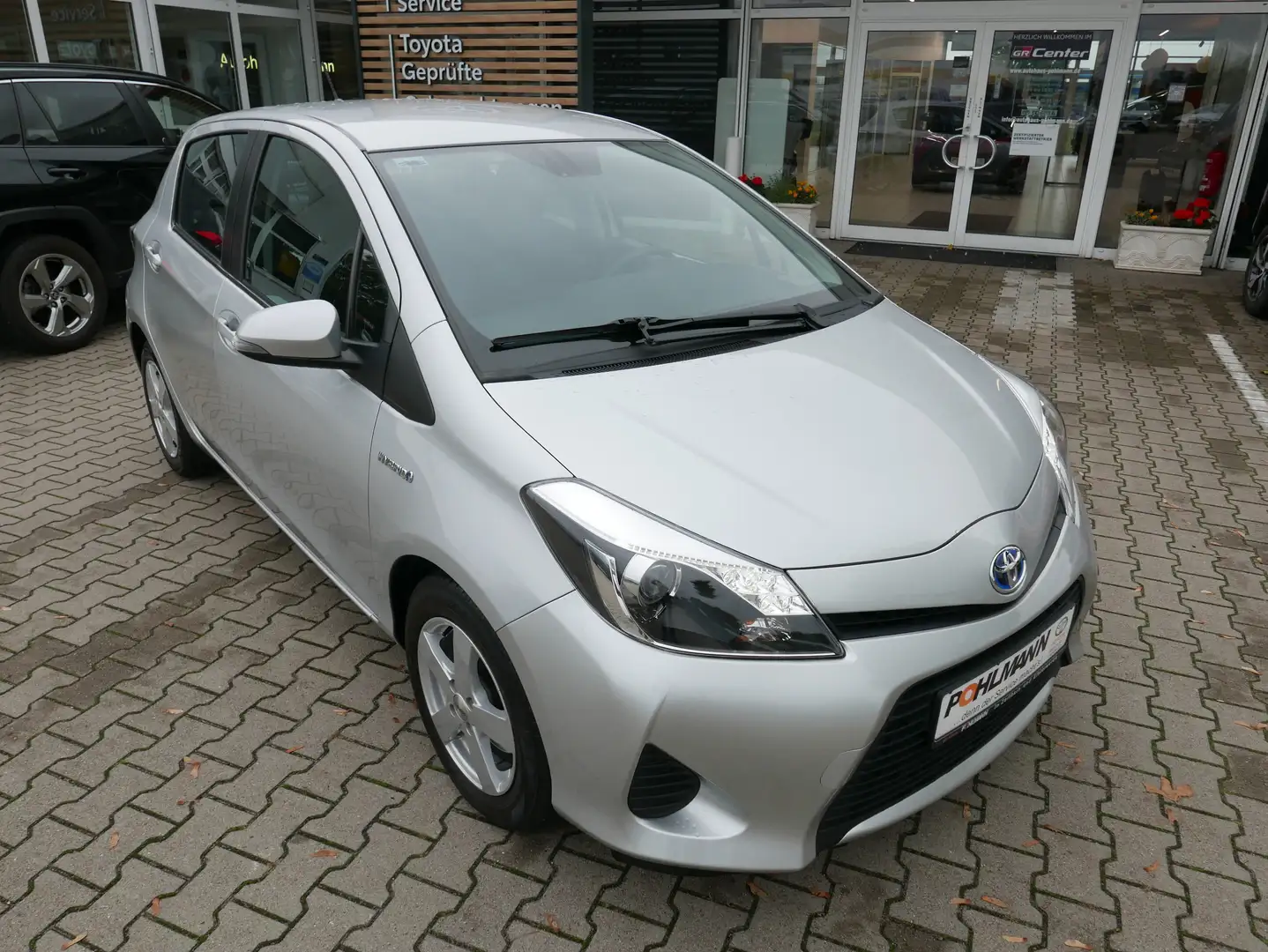 Toyota Yaris 1.5 Hybrid Life KAMERA Gris - 2