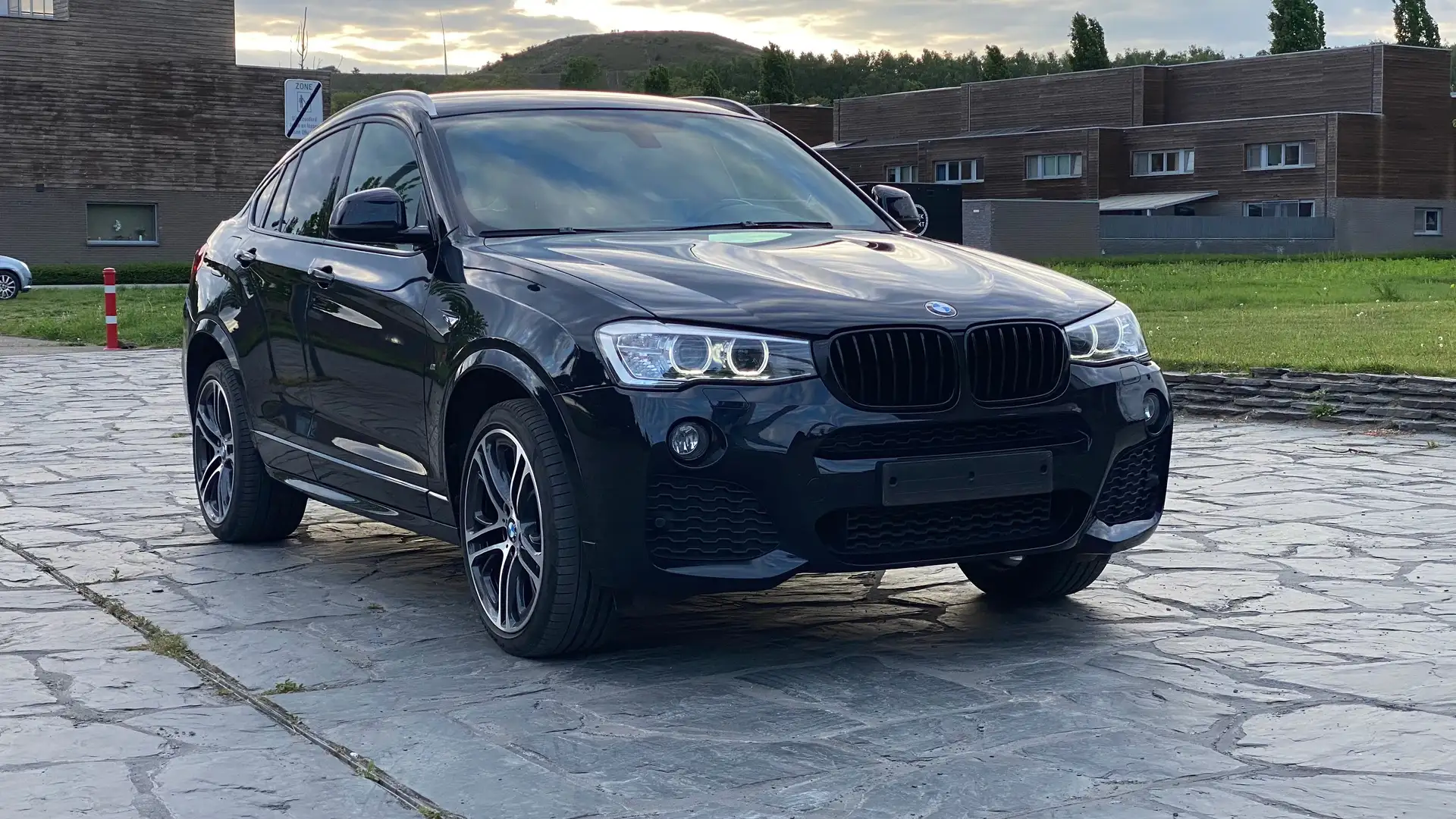 BMW X4 2.0dA M-Pack Xenon/Navi/Verw leder/Camera Zwart - 2